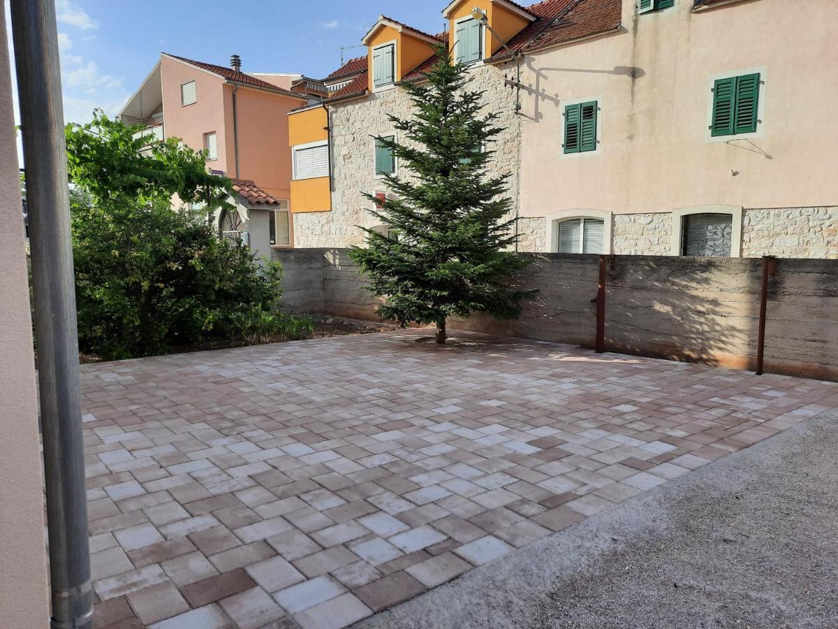 Apartman Laura M Vodice Exterior photo
