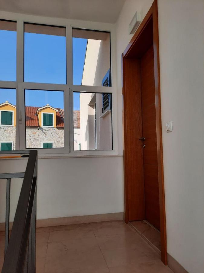 Apartman Laura M Vodice Exterior photo