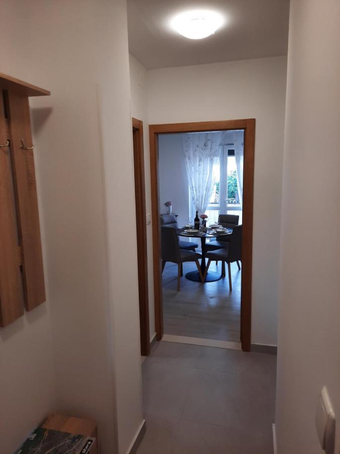 Apartman Laura M Vodice Exterior photo