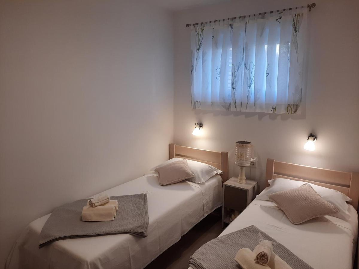 Apartman Laura M Vodice Exterior photo
